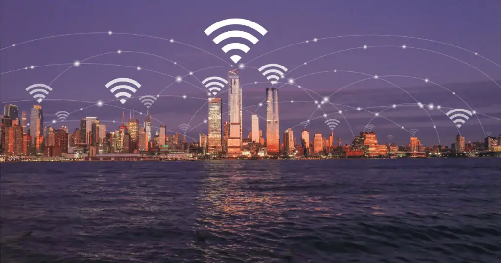 How Does 5G Technology Enhance the Internet of Things (IoT)?